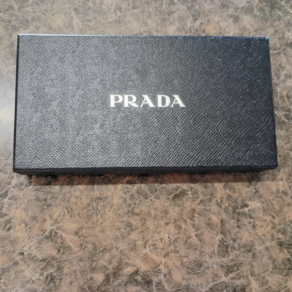 Prada Quilted Tessuto Zip Around Wallet Red Ibisco w/ Box & Auth Card. - Picture 3 of 10